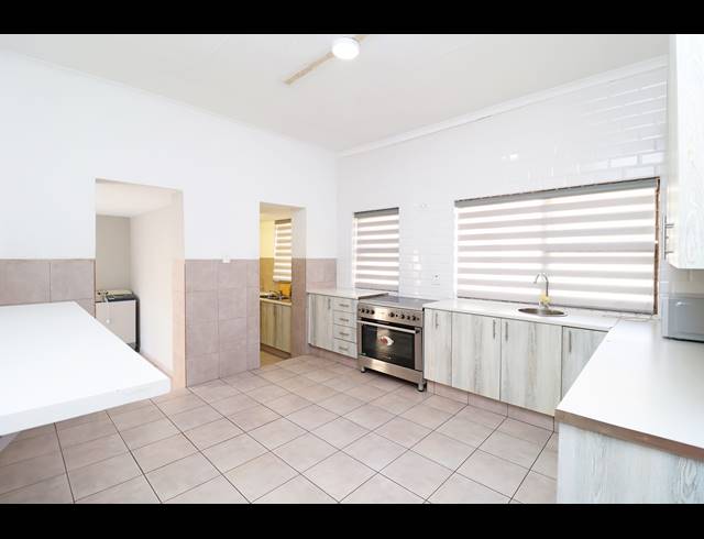 5 BEDROOM HOUSE TO LET IN WINSTON RIDGE